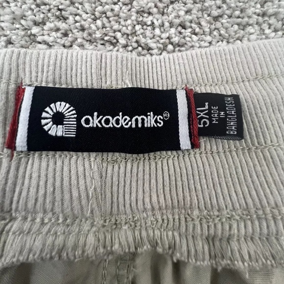 Akademiks shorts - Picture 5 of 11